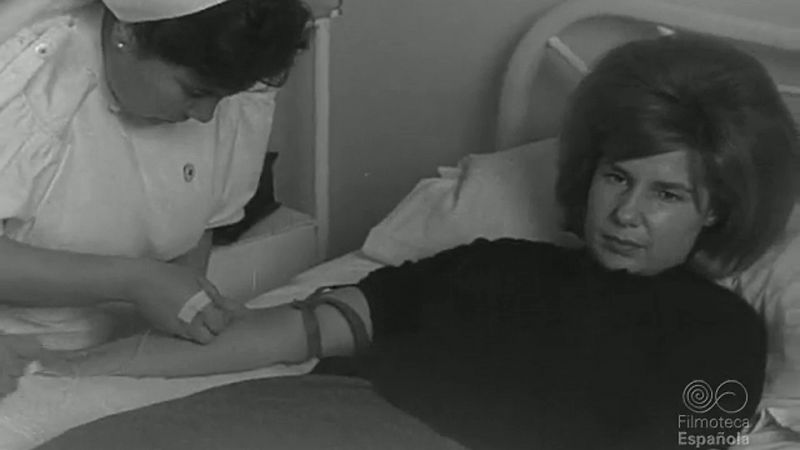 La duquesa de Alba, donante de sangre (1962)