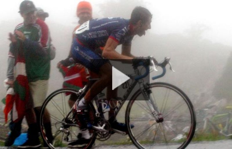  El Chava Jiménez en 1999, Simoni en el 2000, y Roberto Heras en 2002, fueron los últimos tres vencedores en la mítica cumbre de l'Angliru.