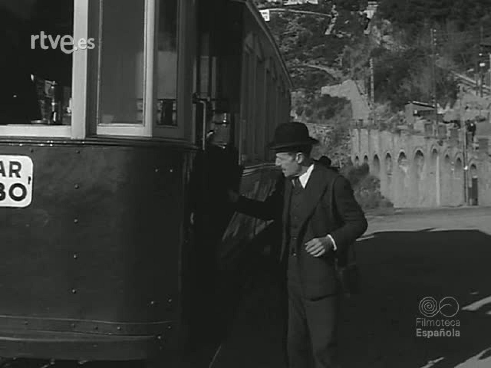 EL TIBIDABO. LA POPULAR MONTAÑA BARCELONESA - Revista Imágenes | Ver