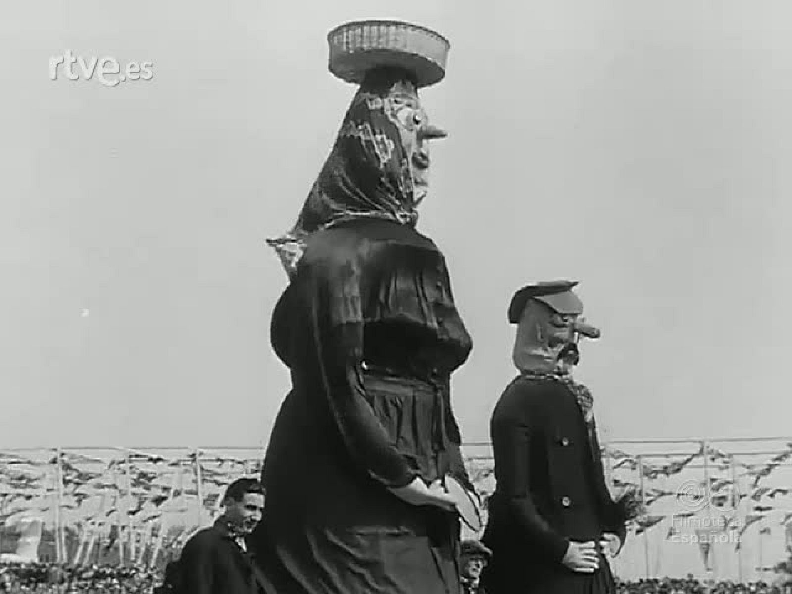 FESTIVALES Y DESFILES - Revista Imágenes | Ver