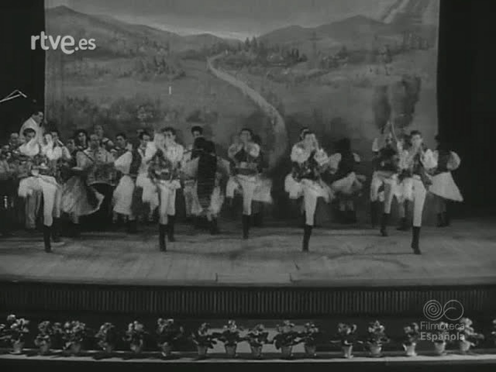 DEL FOLKLORE AL BALLET - Revista Imágenes | Ver