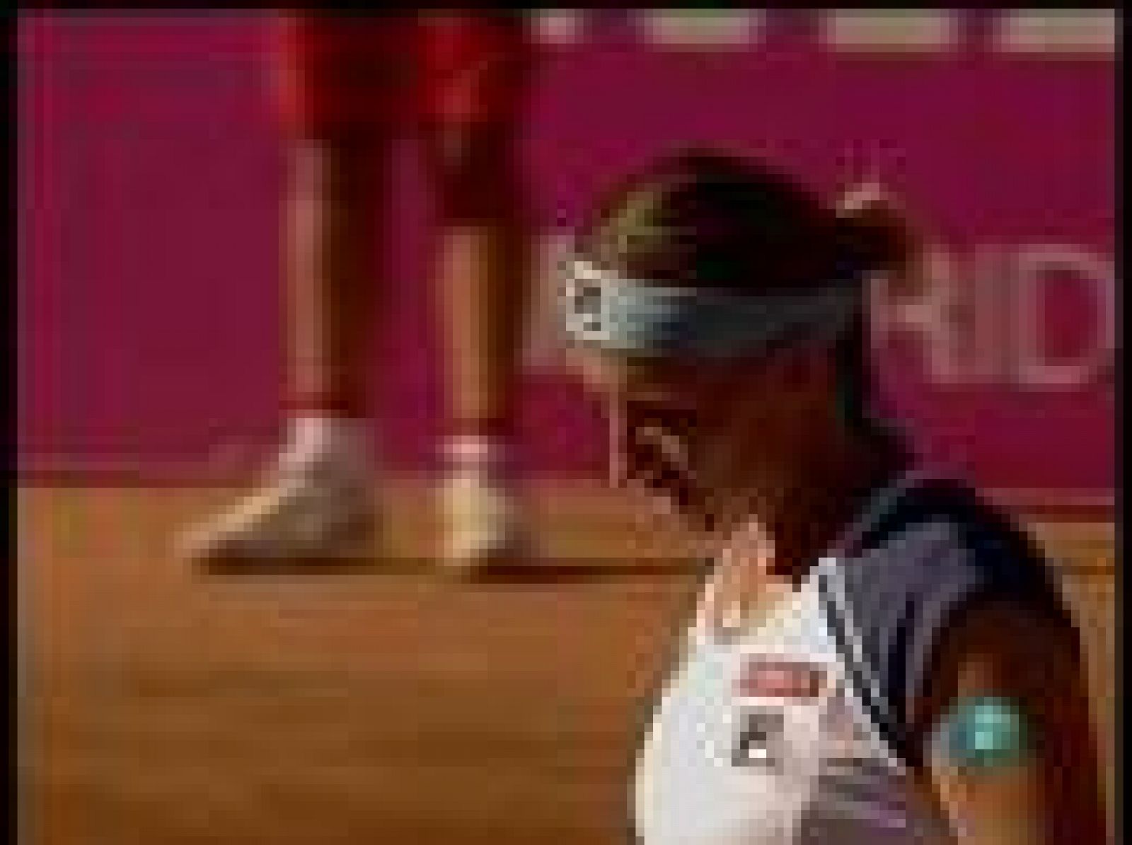 La española Carla Suárez pierde por 3-6 y 1-6 ante la rusa Kuznetsova en el segundo partido de la final de la Copa Federación.
