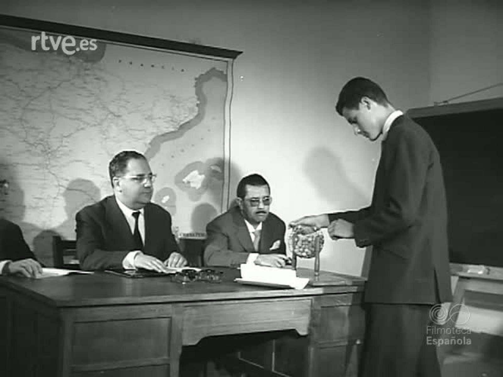 NUEVAS PROFESIONES. PATROCINADO POR EL MINISTERIO DE EDUCACION NACIONAL - Revista Imágenes | Ver