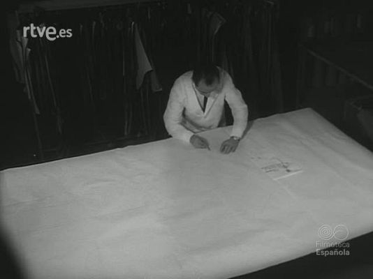 Revista Imágenes - LA MODA Y LOS MODOS