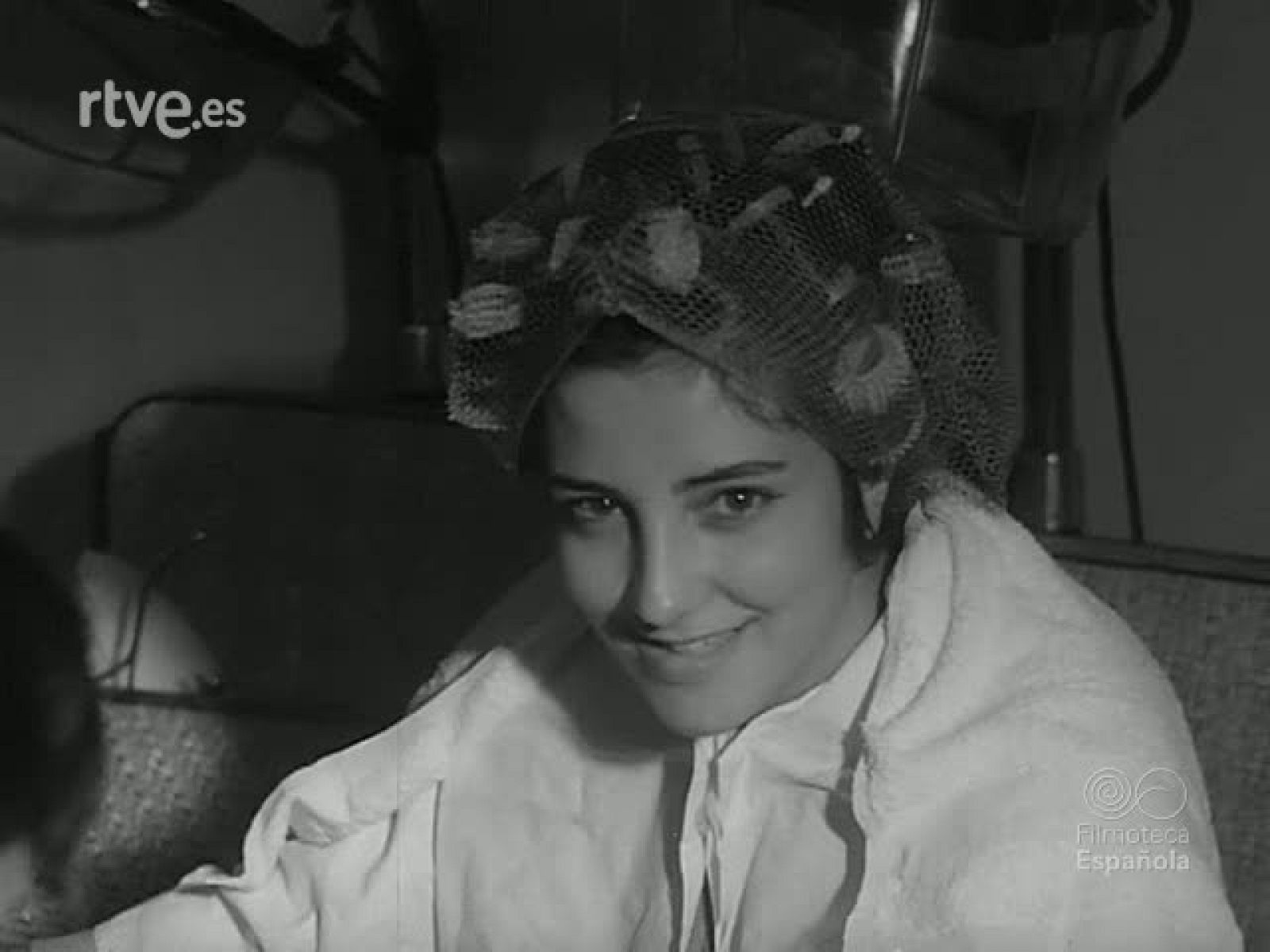 LA ACTUALIDAD REPOSADA ELECCION DE MISS ESPAÑA Y EL VIAJE DEL ASTRONAUTA COOPER Y LA ALTERNATIVA DE EL CORDOBES - Revista Imágenes | Ver