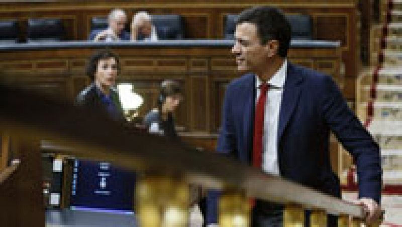 Rajoy pide a Sánchez menos 'eslóganes' y el socialista le insta a 'dejarse de querellas'