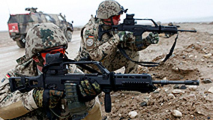 Telediario 1 - El ejército alemán abre un 'centro exposición al público' en el centro comercial de Berlín