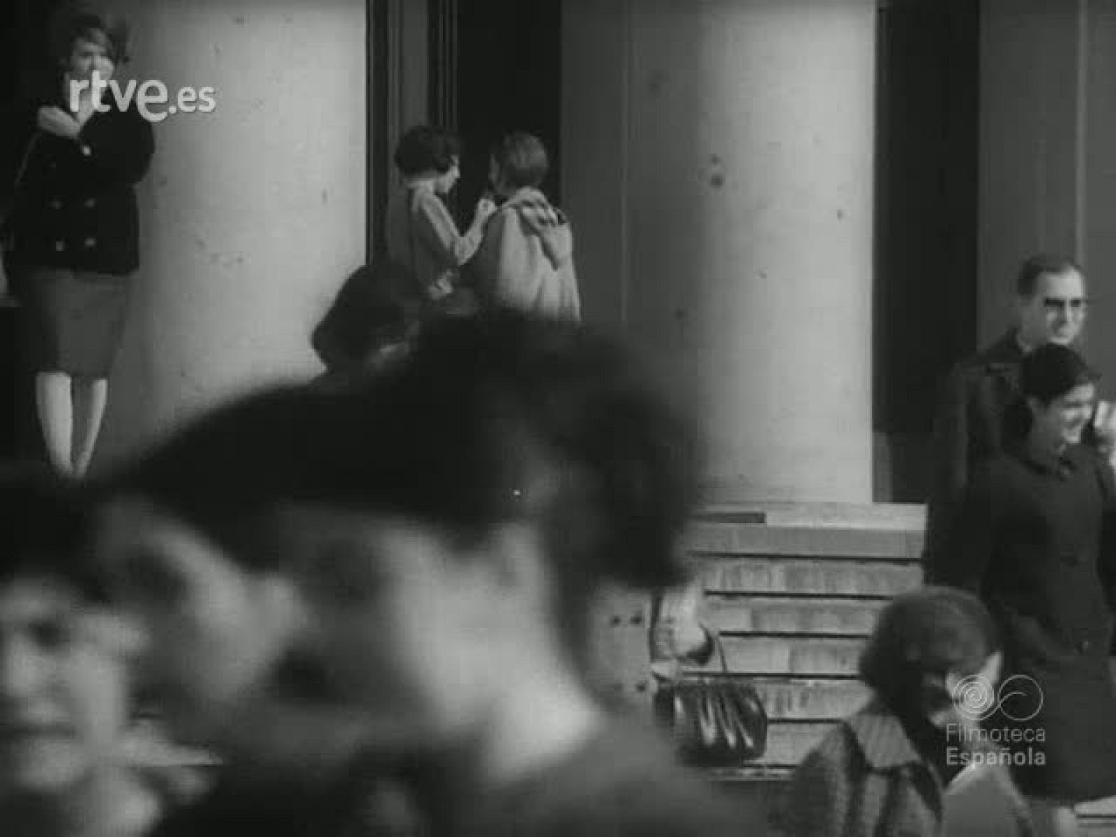 LA MUJER EN LA UNIVERSIDAD - Revista Imágenes | Ver