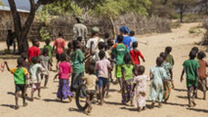 Telediario 1 - 25 años de la Declaración de los Derechos del Niño