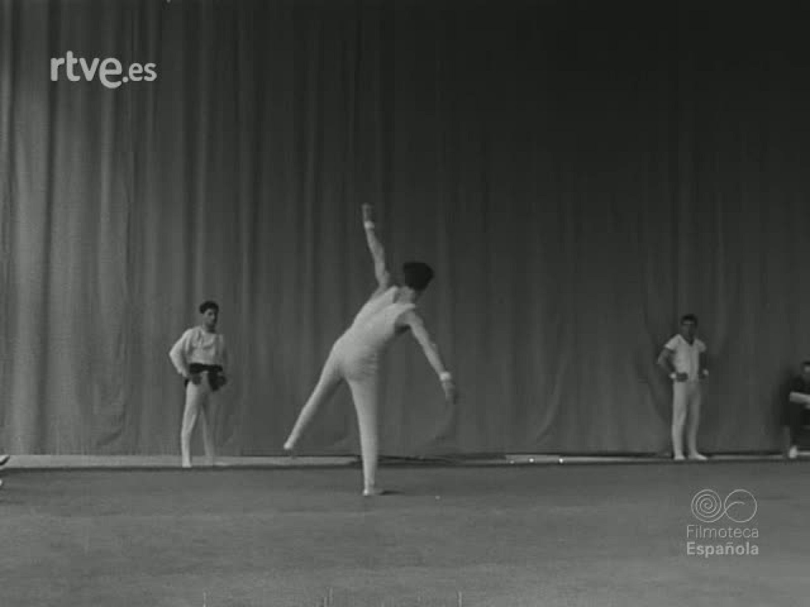 GIMNASTAS Y PATINADORES - Revista Imágenes | Ver