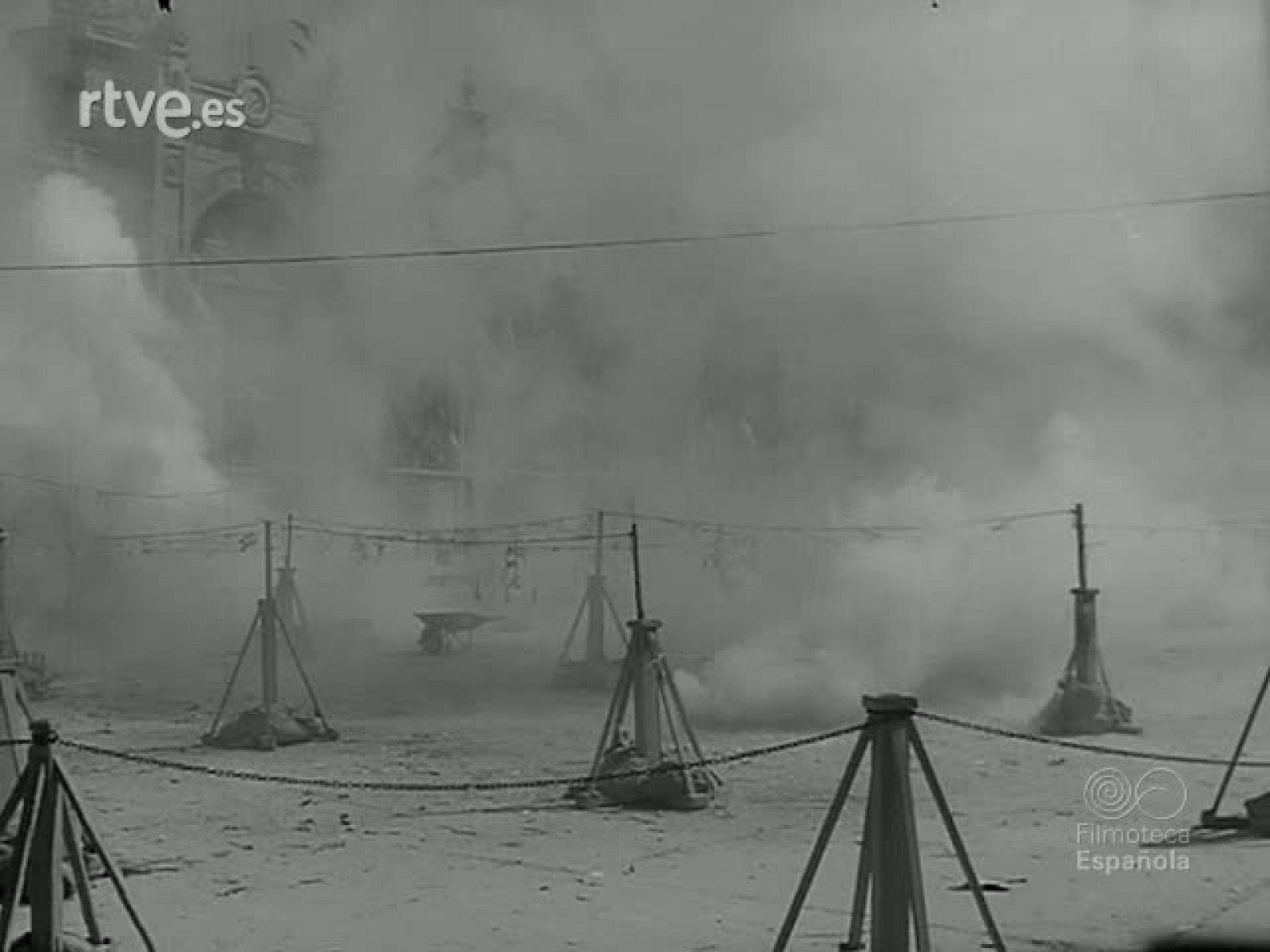 VALENCIA DEL FUEGO - Revista Imágenes | Ver