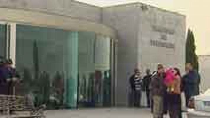 Telediario 1 - Fallecen tres menores arrolladas por un turismo