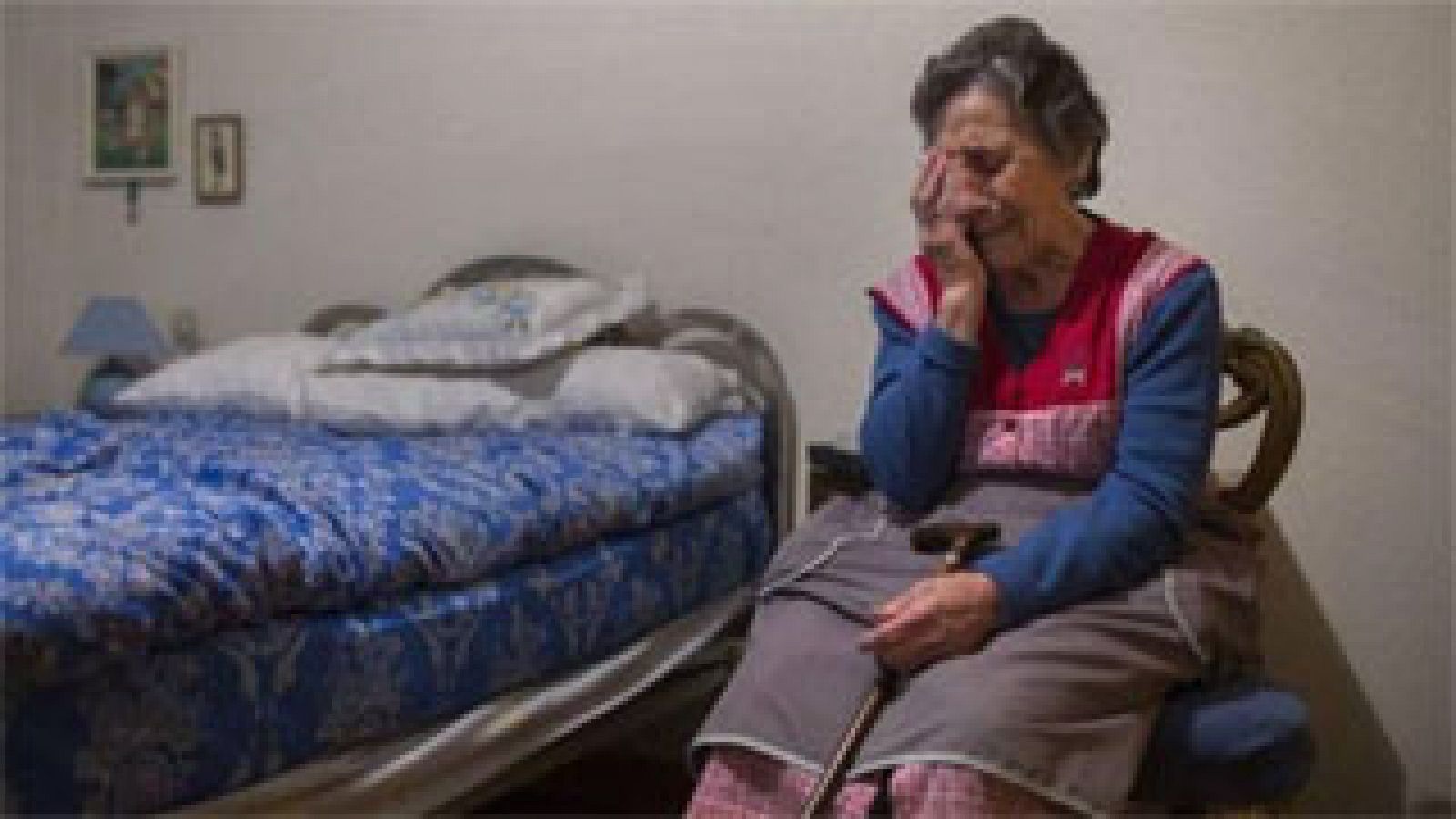 Telediario 1: El Rayo ayudará a la anciana deshauciada en Vallecas | RTVE Play