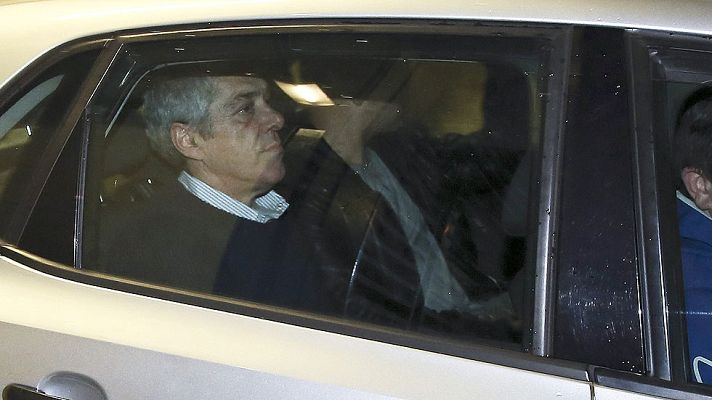 Informativo 24h - Socrates permanece arrestado tras presenciar el registro de su vivienda