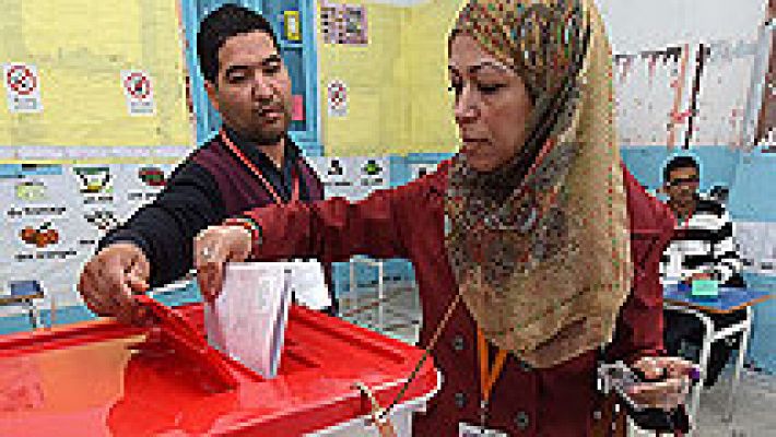 Túnez vota al primer presidente electo de su historia