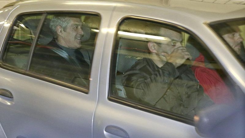 Sócrates vuelve a declarar ante el juez tras su tercera noche en dependencias policiales