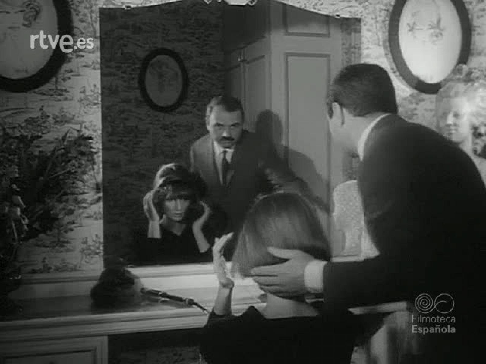 DE LA CABEZA A LOS PIES - Revista Imágenes | Ver