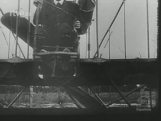 Revista Imágenes - LA AVIACION EN EL TIEMPO