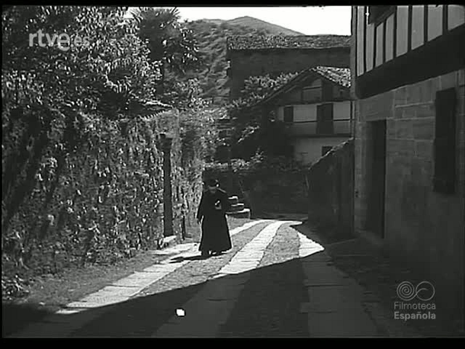 TEMPLE NAVARRO - Revista Imágenes | Ver