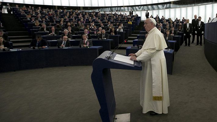 Telediario 1 - El papa pide a Europa que abra los brazos a los inmigrantes