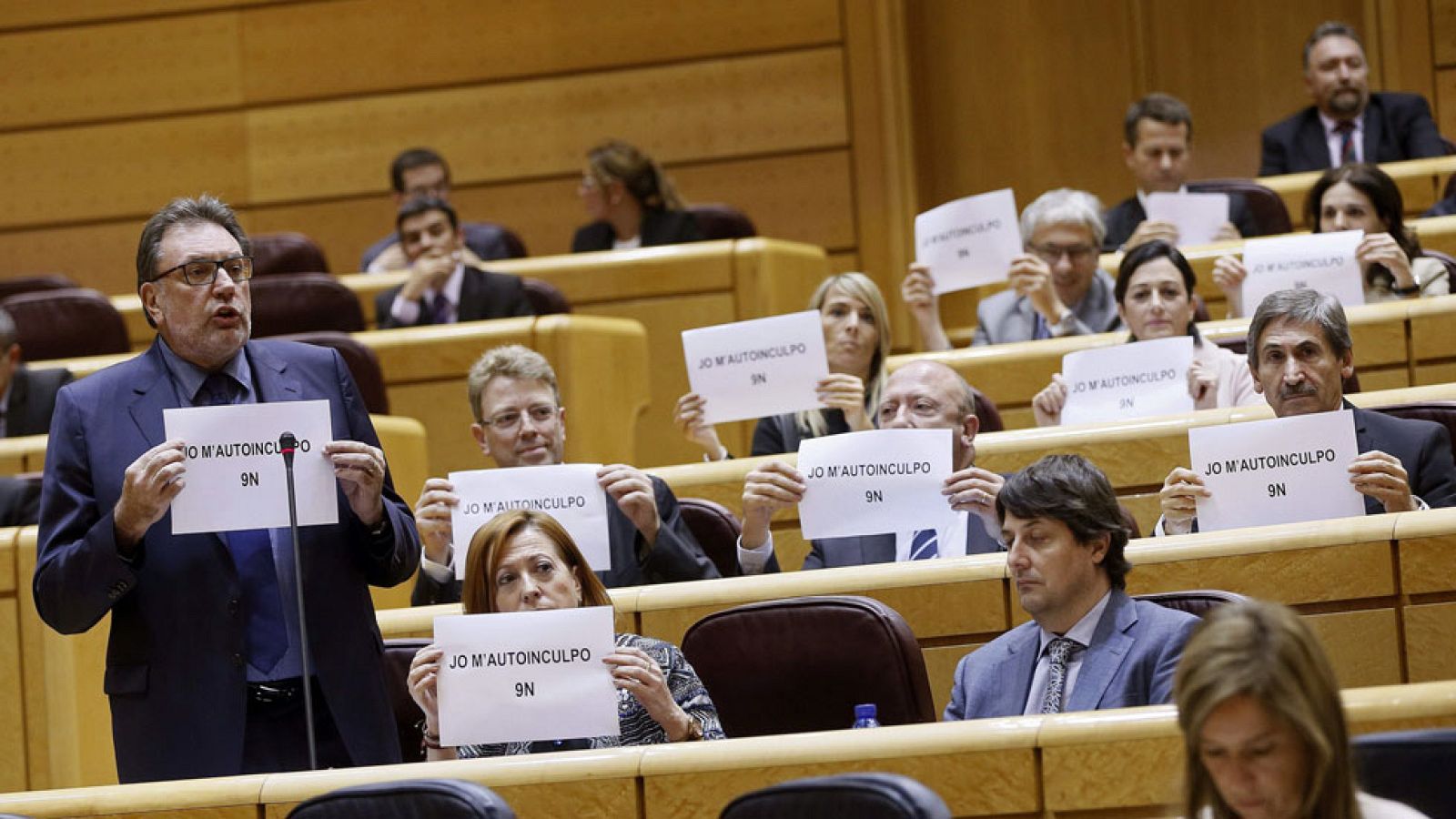 Rajoy asegura que no dio "ninguna instrucción" a la Fiscalía para la querella contra Mas