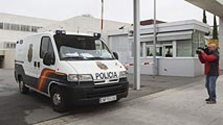 Telediario 1 - Ante el juez los detenidos por abusos en Granada