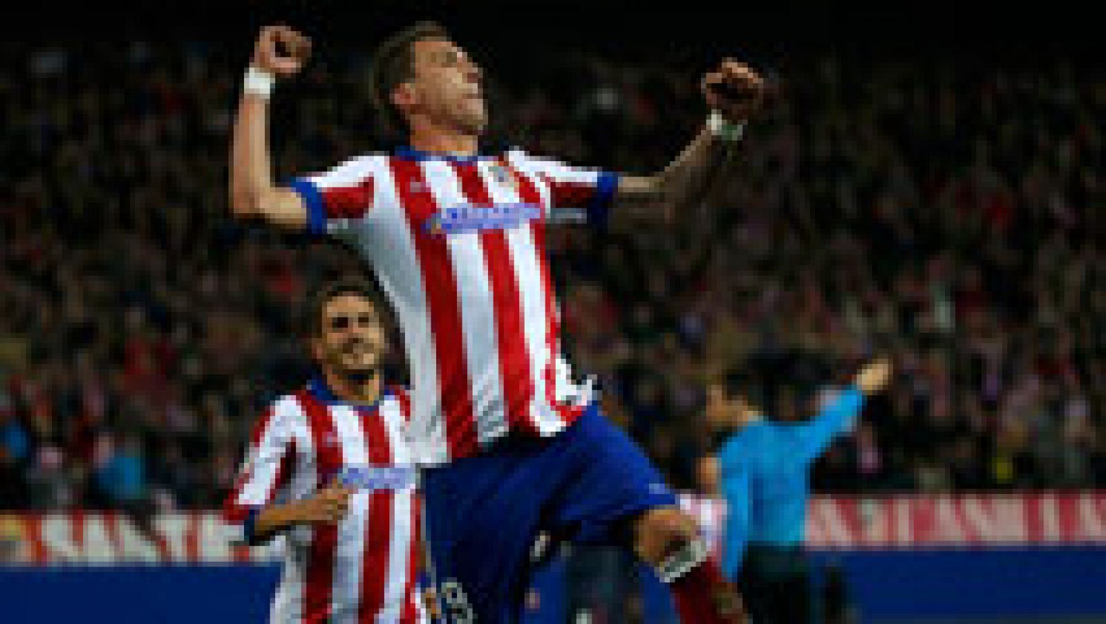 El delantero croata del Atlético Mario Mandzukic ha redondeado su gran noche europea marcando el 4-0 ante el Olympiacos, y cerrando de esta manera su triplete al equipo griego.