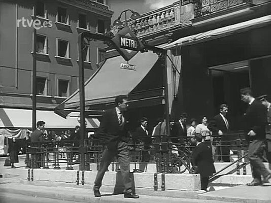 Revista Imágenes - LA JAULA DEL TIEMPO