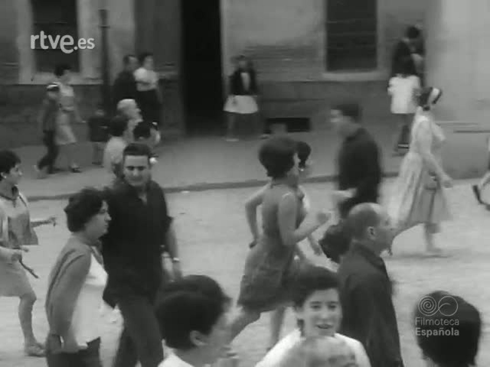 MUJER CONTRA TORO - Revista Imágenes | Ver