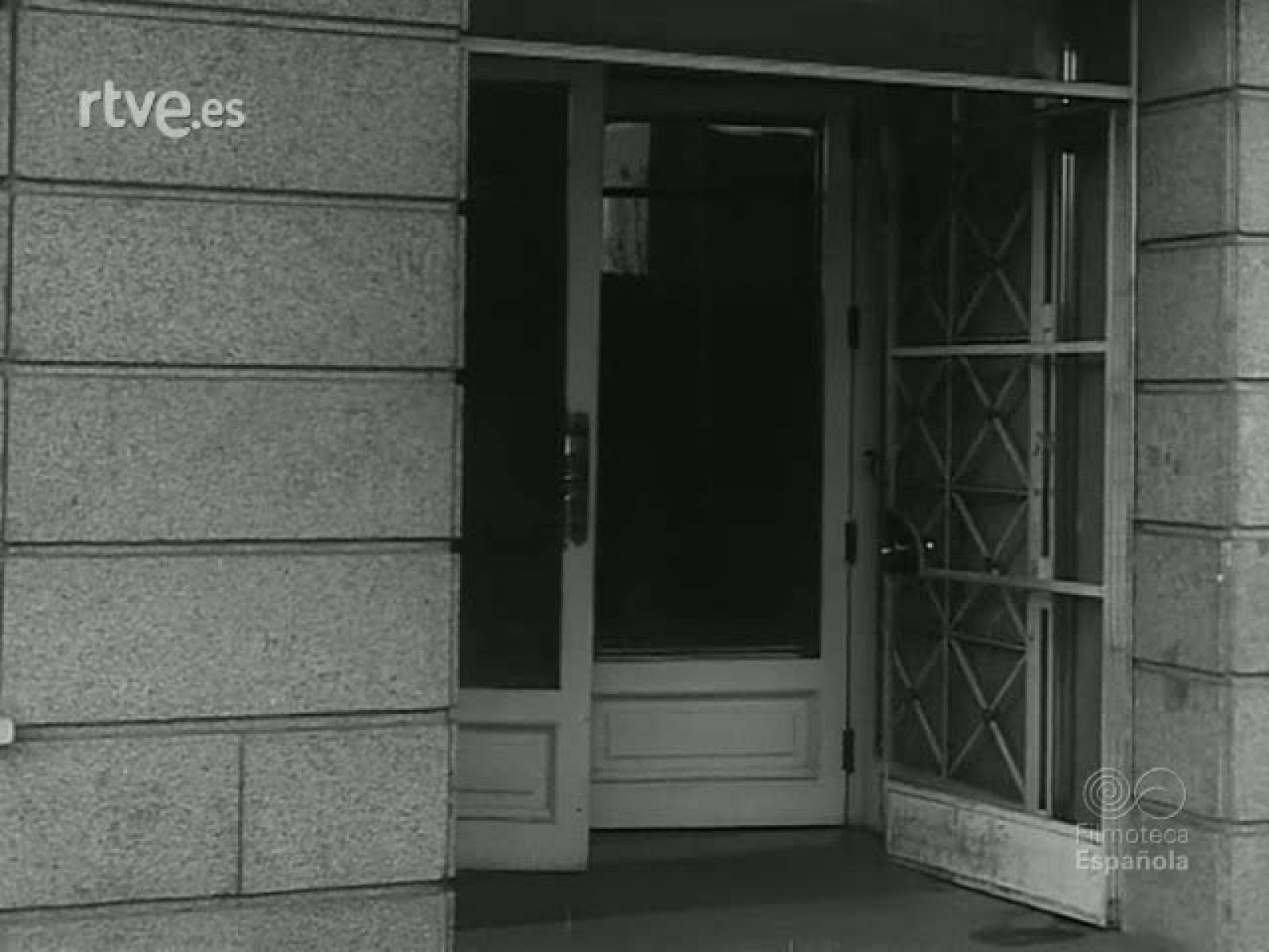 AL CORRER DE LAS HORAS - Revista Imágenes | Ver