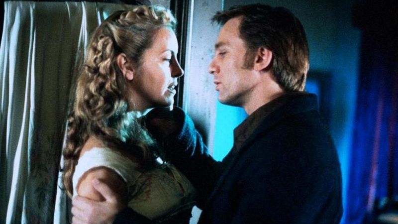 Daniel Craig  y Greta Scacchi protagonizan 'Amor y odio', este viernes, a las 22:20, en 'El Cine de La 2' 