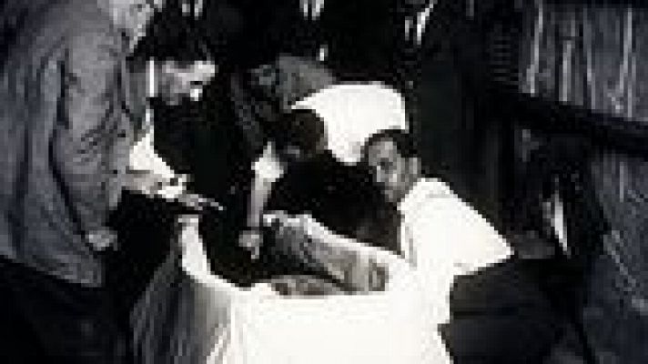 Universo UNED - Hallazgos y creaciones. Tutankamón