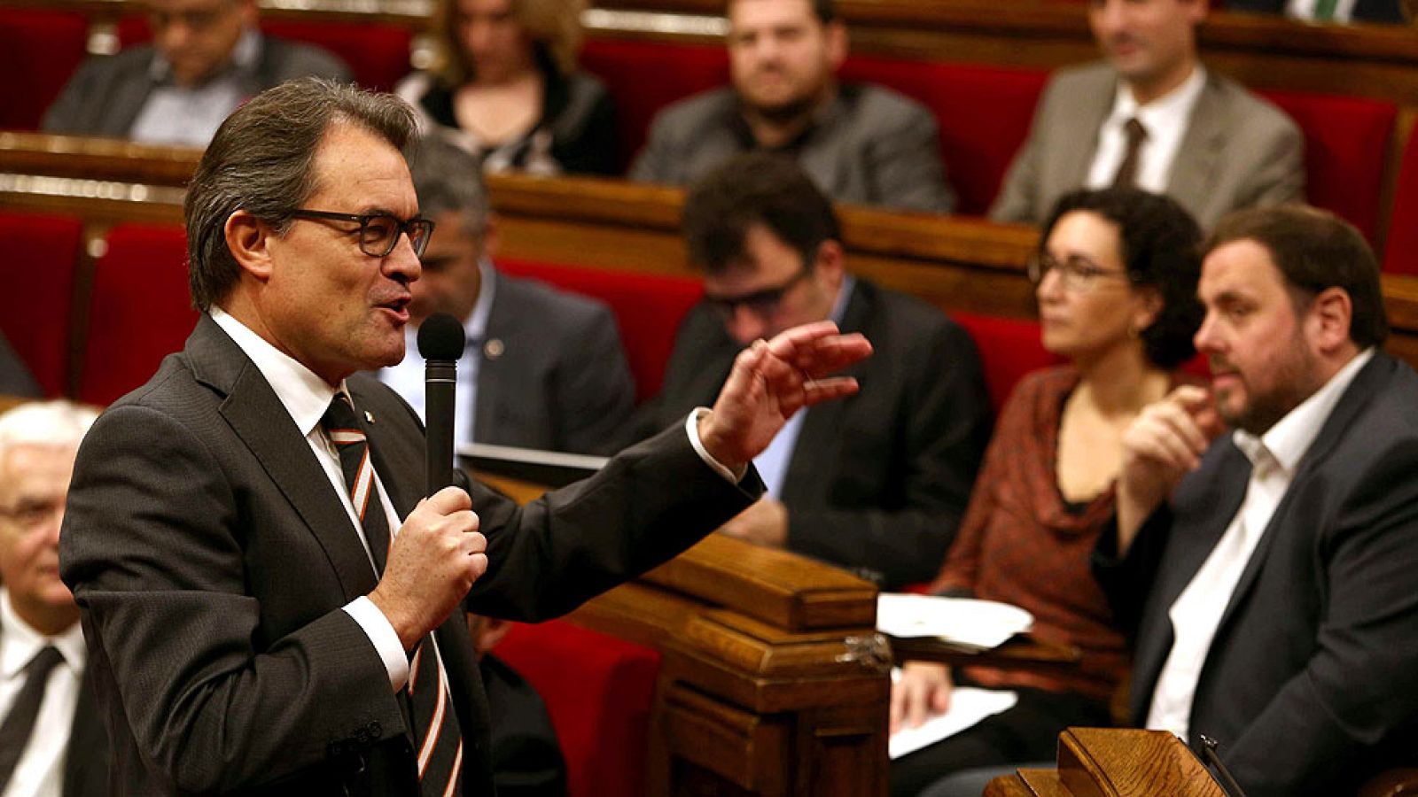 Mas acusa al Gobierno de Rajoy de querer inhabilitarle con la querella de la Fiscalía