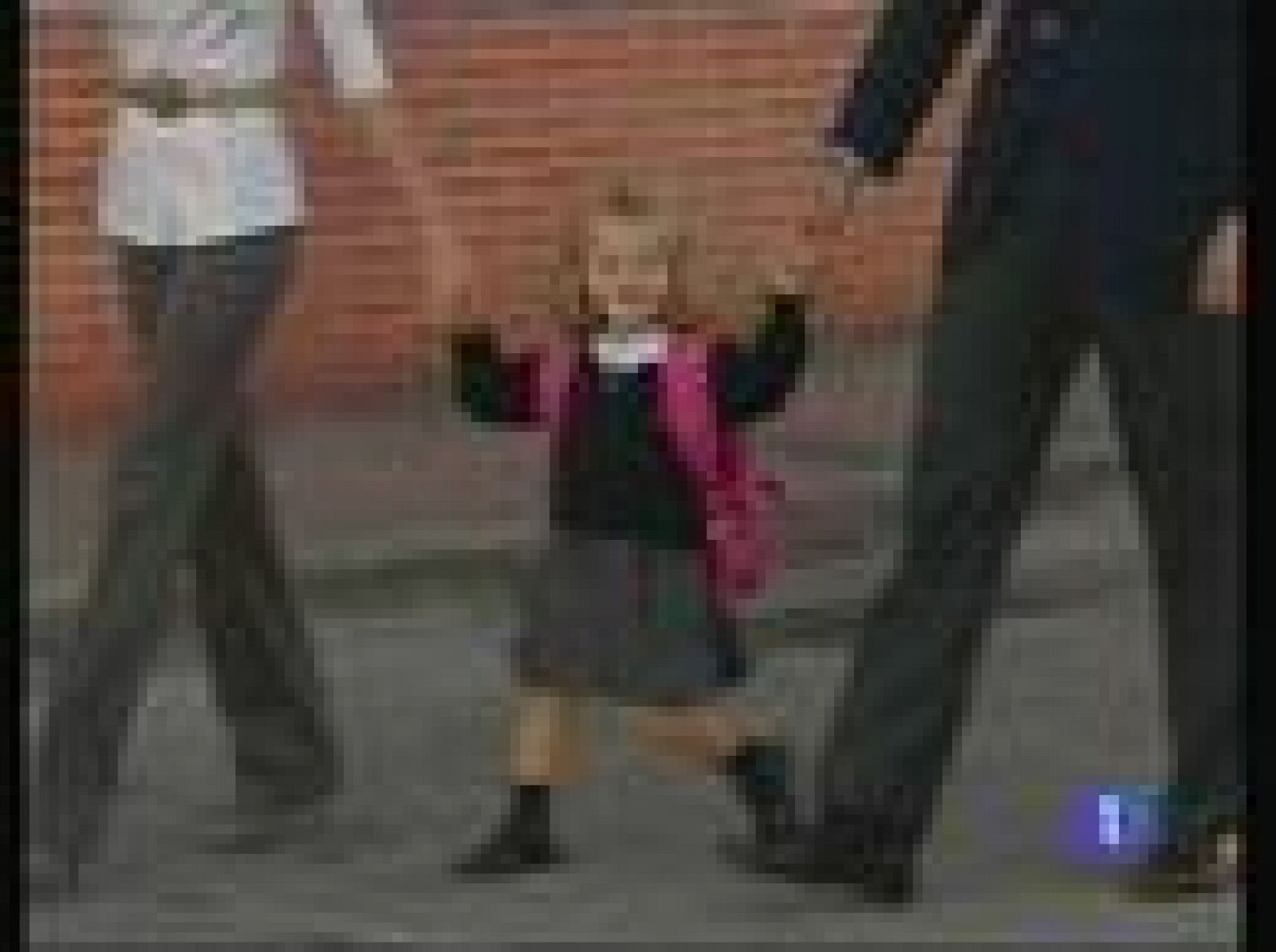 Hoy ha sido el primer día de colegio para la Infanta Leonor | Ver