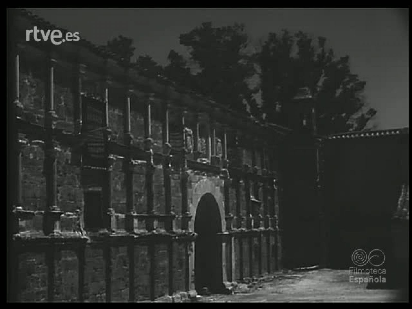 PIEDRA Y AGUA - Revista Imágenes | Ver