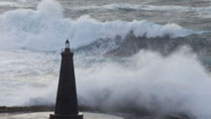 Veinte provincias españolas están en alerta por vientos, lluvia o mala mar