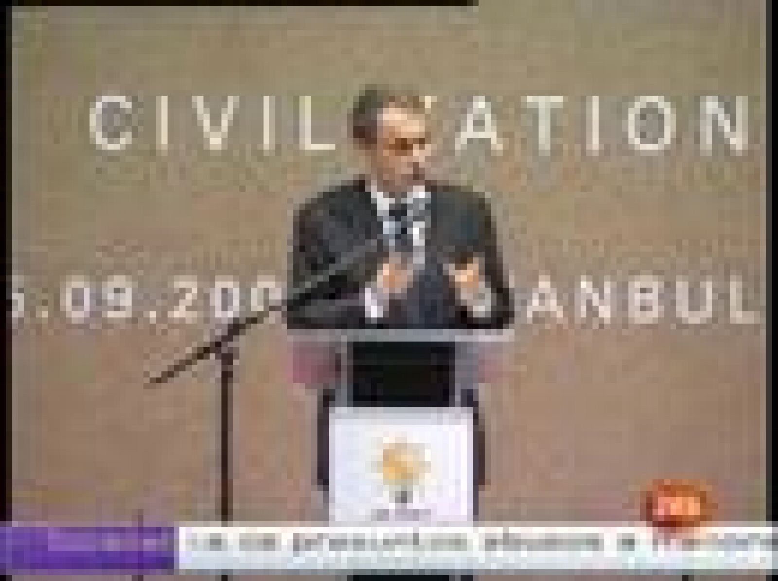 El Presidente del Gobierno, José Luis Rodríguez Zapatero, ha apoyado en Estambul el ingreso de Turquía en la Unión Europea y ha alabado la gran labor que realiza la Alianza de las Civilizaciones para fomentar la convivencia pacífica de los pueblos.