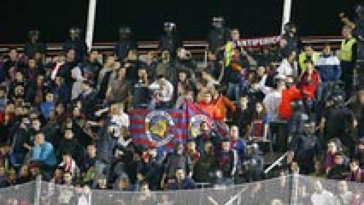 Telediario 1 - Proponen expulsar a los grupos ultras de los estadios