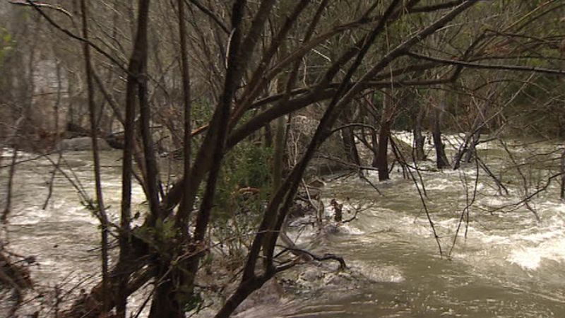 Encuentran el cadáver de la joven que cayó en una riera en Girona 