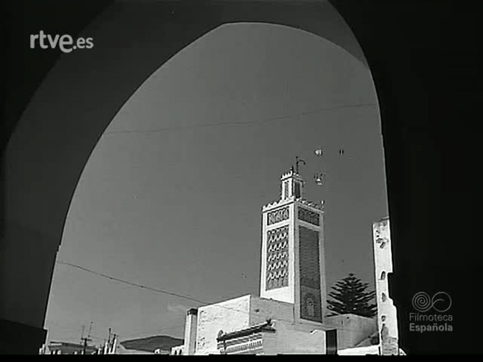 BODA DE PRINCIPES.  MULEY EL HASSAN Y LA-LA FATIMA - Revista Imágenes | Ver