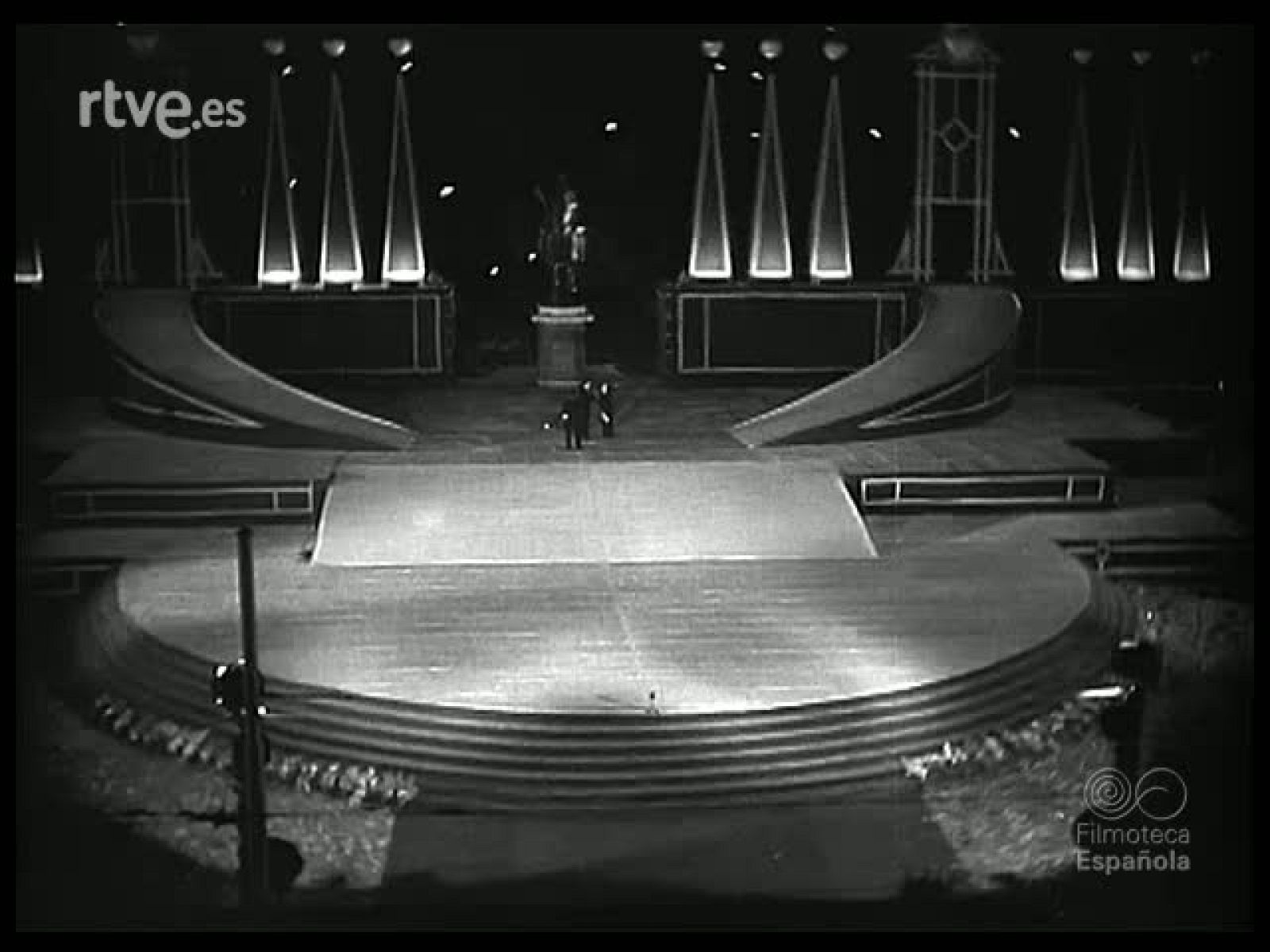 COROS Y DANZAS DE ESPAÑA - Revista Imágenes | Ver