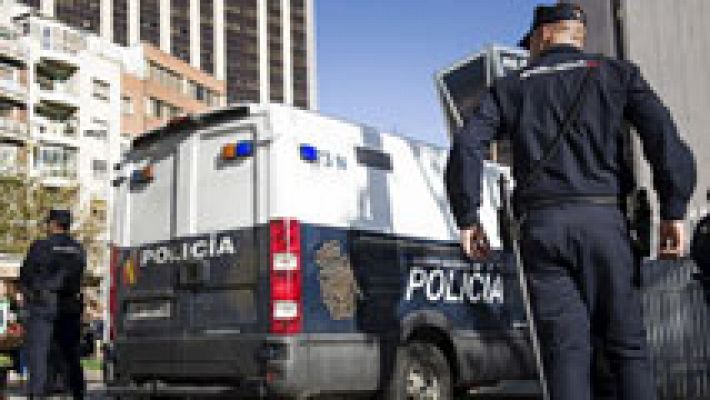 Telediario 1 - Incidentes a la salida del féretro