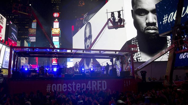 Telediario 1 - Concierto de U2 en Times Square en el Día contra el SIDA