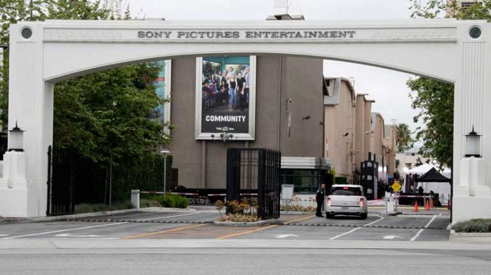 Telediario 1 - Sony sufre un ciberataque