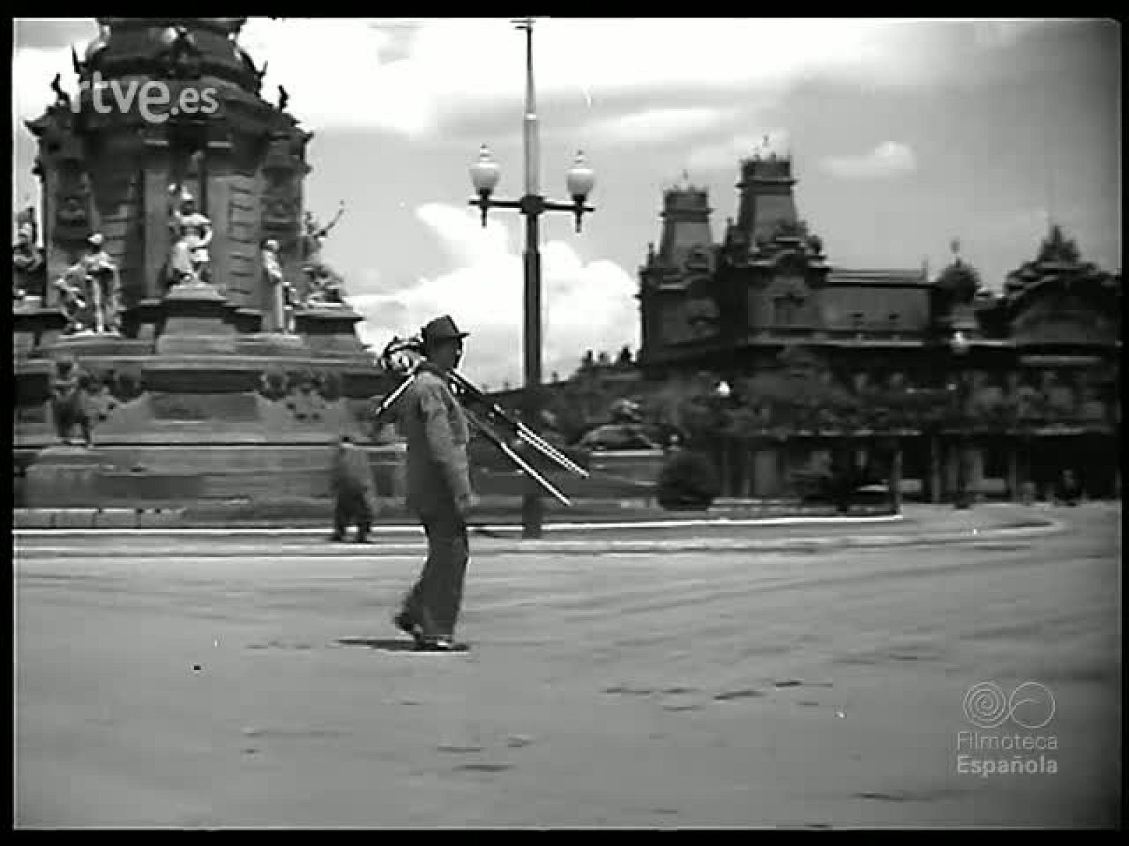 DEL MEDITERRANEO AL ATLANTICO. AVENTURAS DE UNA CAMARA CINEMATOGRAFICA - Revista Imágenes | Ver