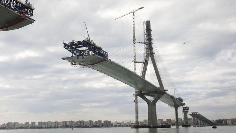 El nuevo puente de Cádiz, completado al 85%