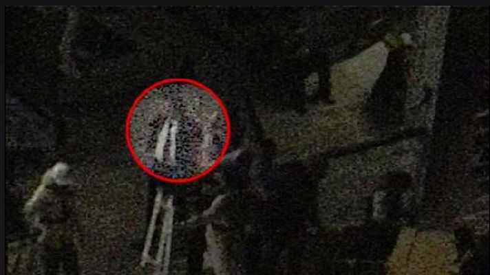 Telediario 1 - Un vídeo muestra al capitán Schettino esperando un bote