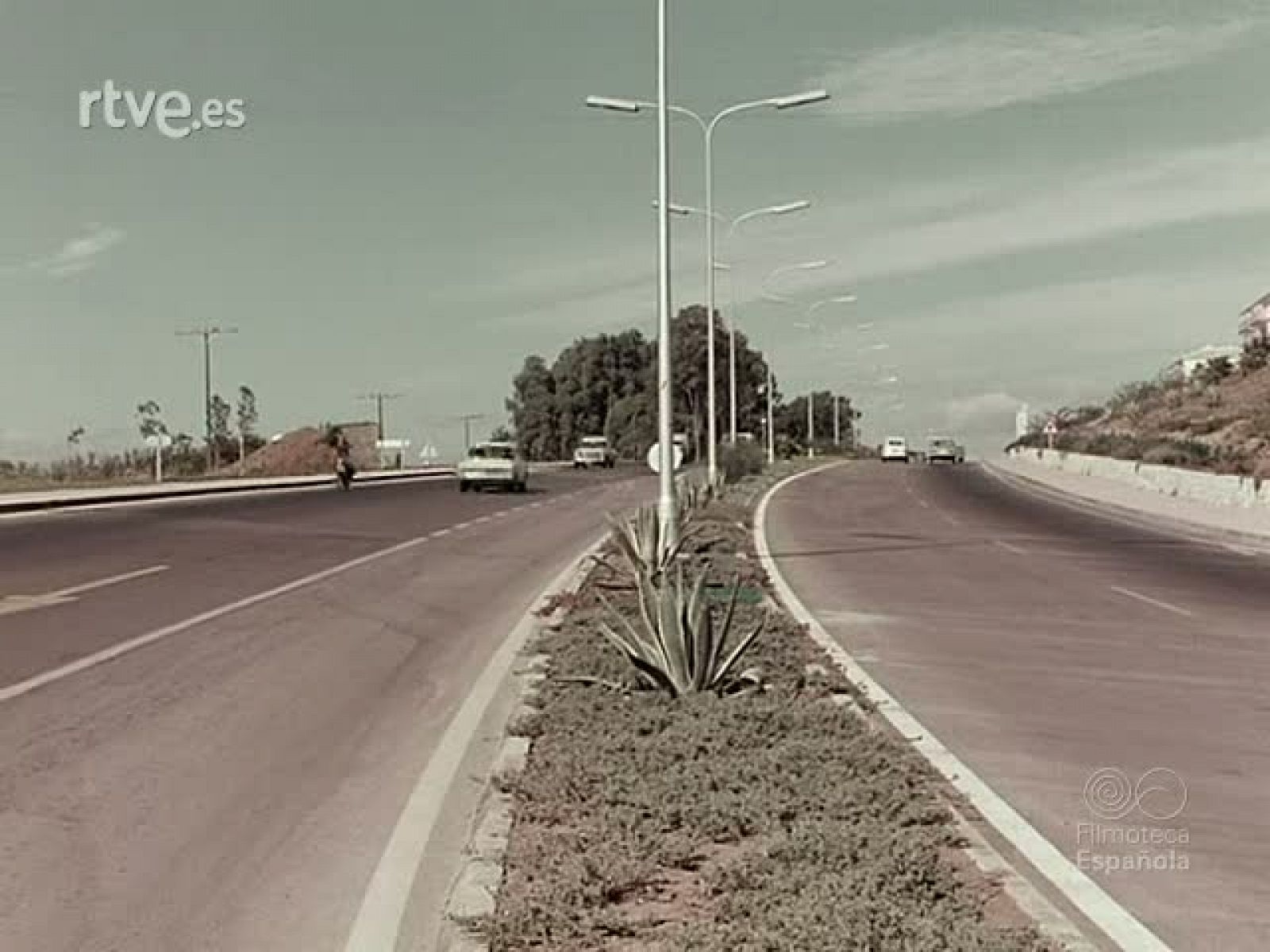 PUERTO BANUS - Documentales Color | Ver