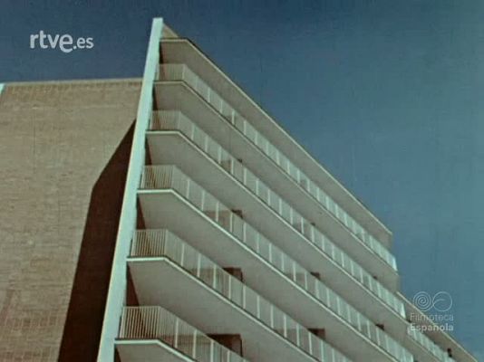 Documentales Color - SPAIN CASTLES AND FIESTAS