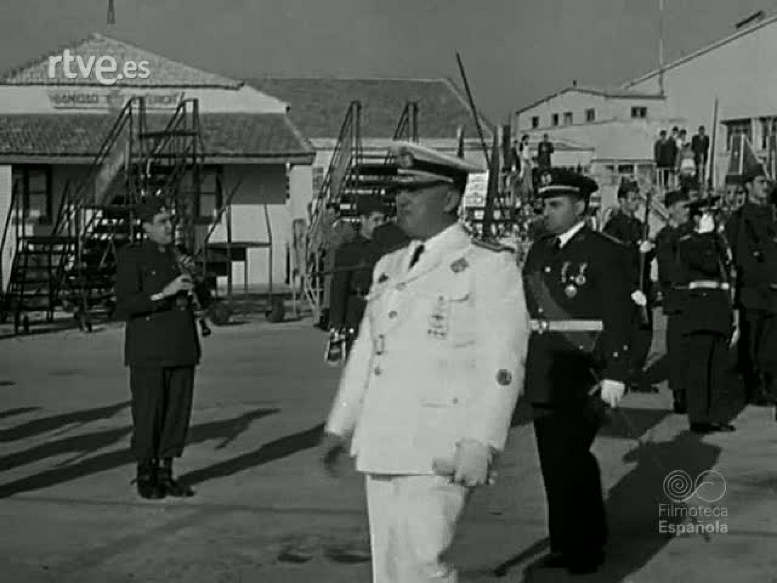 POR TIERRA MAR Y AIRE - Documentales Blanco y Negro | Ver